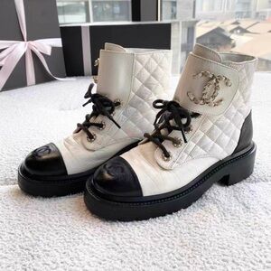 CHANEL Quilted White Leather Lace-Up Ankle Boots with Black Cap Toe